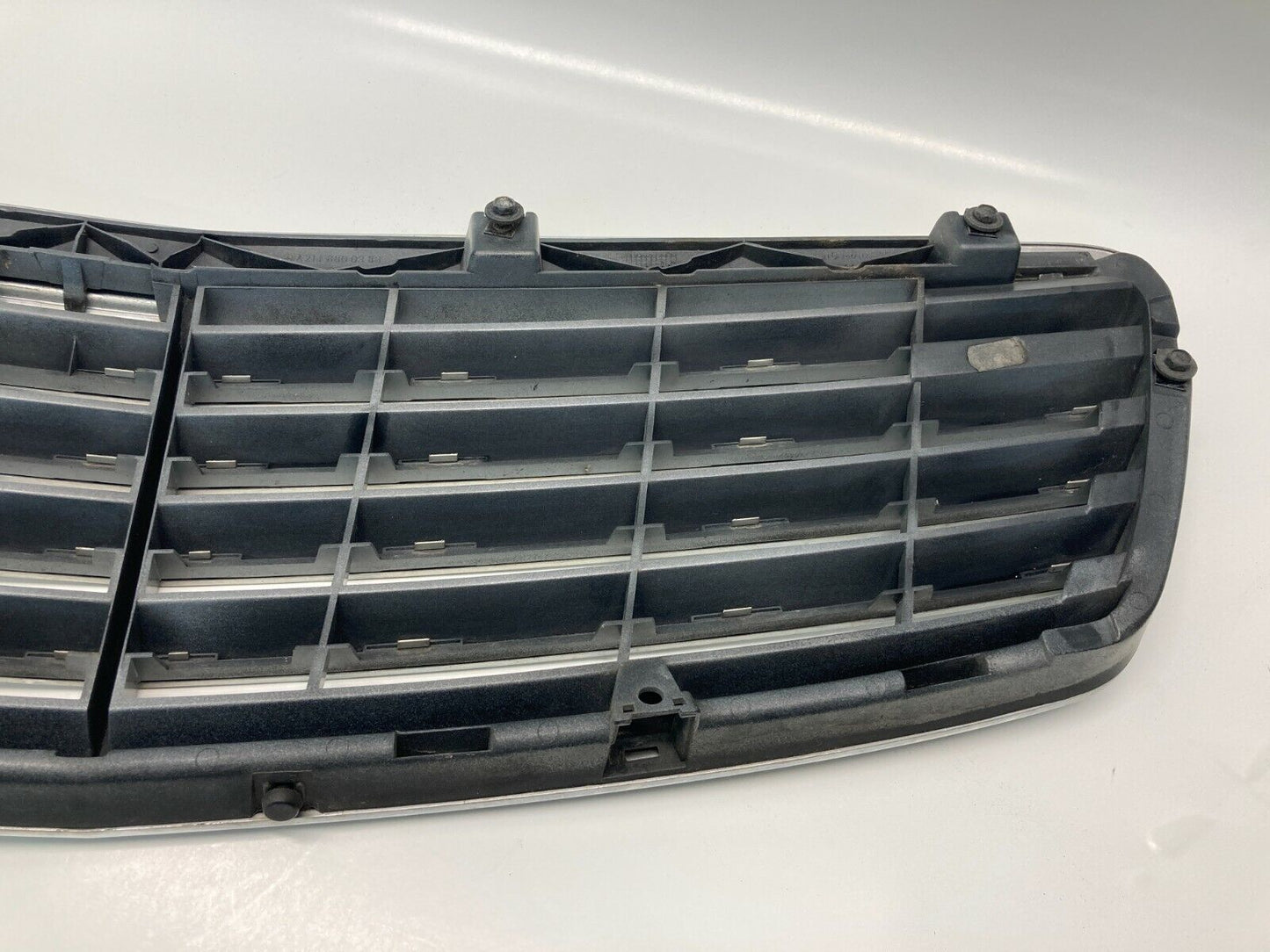 03-06 Mercedes-Benz E320 Front Radiator Upper Grill Grille Chrome 2118800383