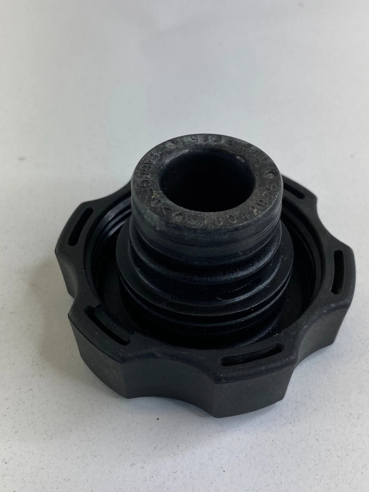 2004-2011 CHEVROLET AVEO ENGINE RADIATOR COOLANT RESERVOIR FLUID TANK CAP LID