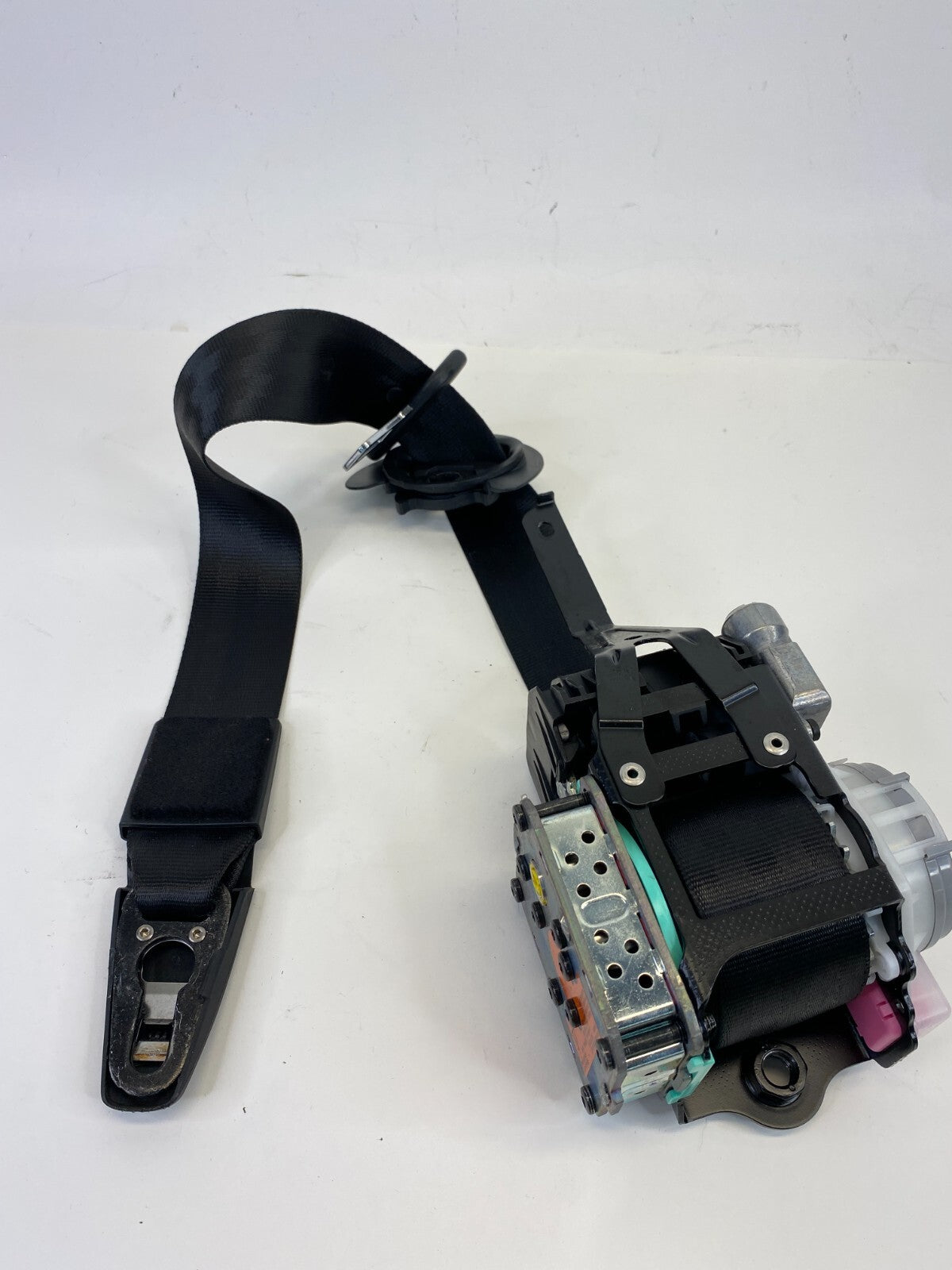 2011-2017 Volkswagen Touareg Front Right Passenger Side Seat Belt Retractor OEM