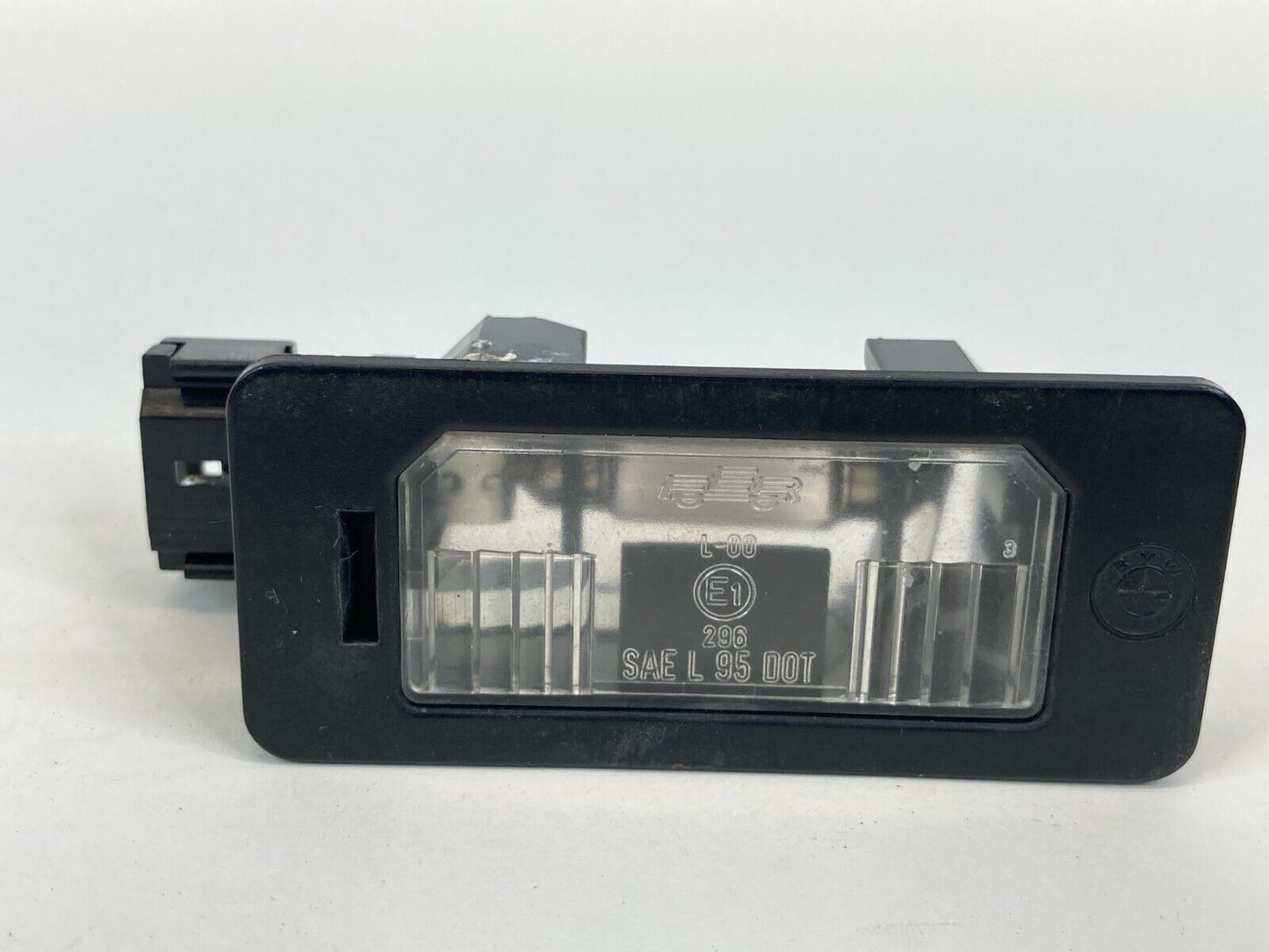 2006 BMW 330i Sedan Rear Trunk License Plate Light Lamp 63267165646 OEM