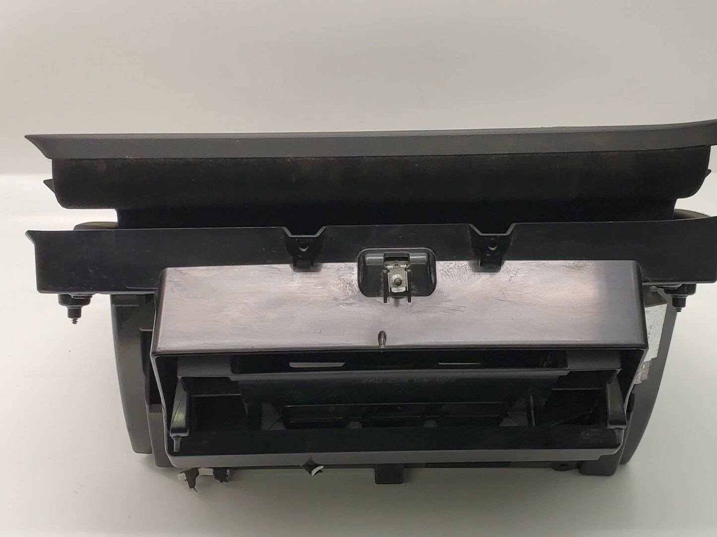 06 07 08 09 10 VW VOLKSWAGEN PASSAT GLOVE BOX STORAGE COMPARTMENT 3C1857097AN