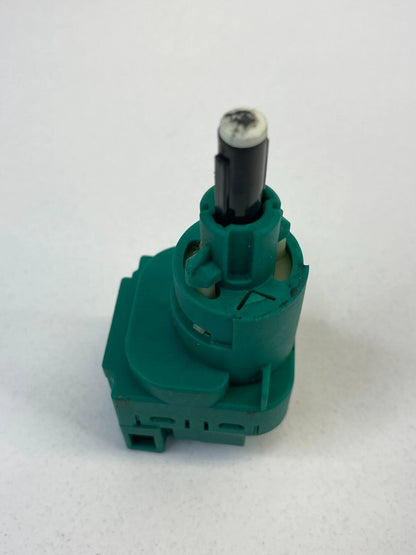 1998-2001 VOLKSWAGEN NEW BEETLE BRAKE LIGHT STOP SWITCH 1C0945511A OEM