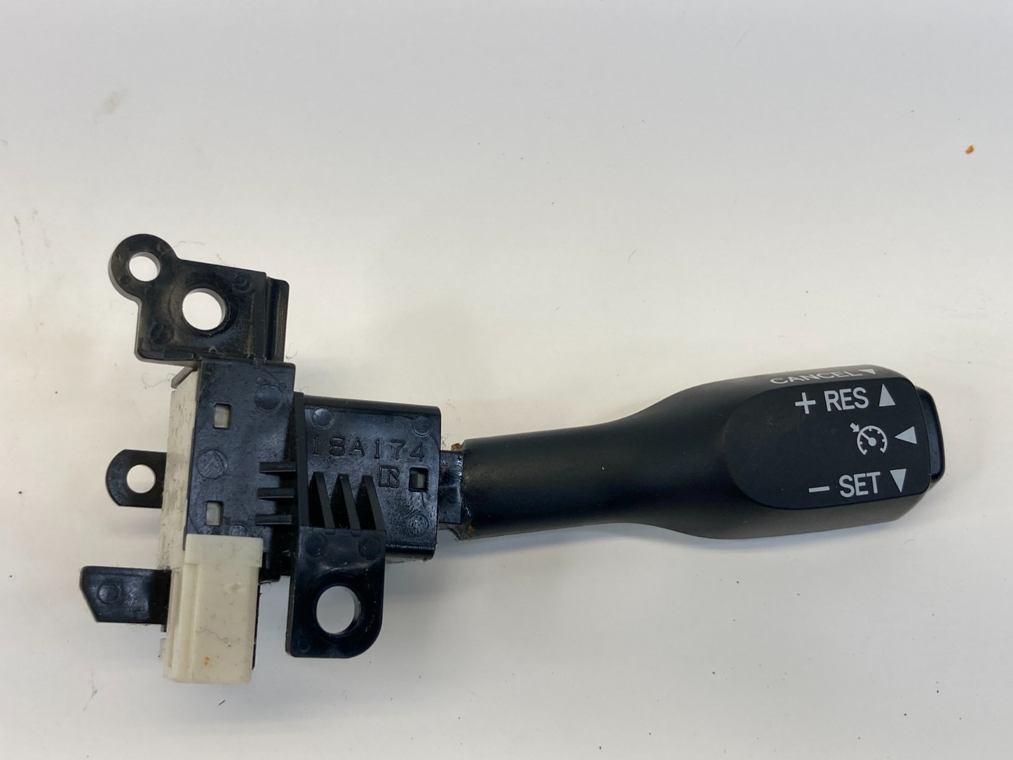 2004-2013 Toyota Highlander Set/Resume Speed Cruise Control Switch 18A174 OEM