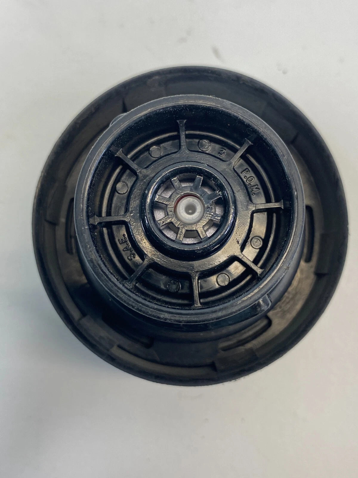 06-23 HYUNDAI SONATA 2.4L 16V FUEL FILLER TANK RESERVOIR GAS LID COVER CAP OEM