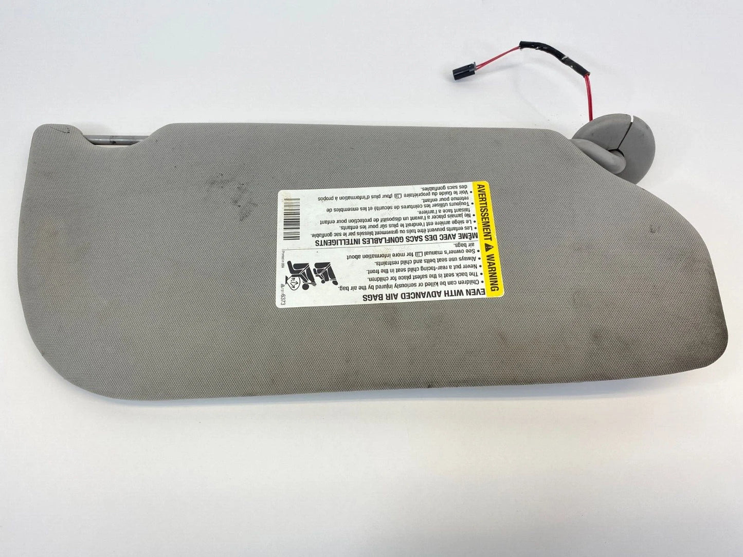 2005-2007 BUICK TERRAZA LEFT DRIVER SIDE SUNVISOR SUN VISOR SHADE W/ LIGHT OEM