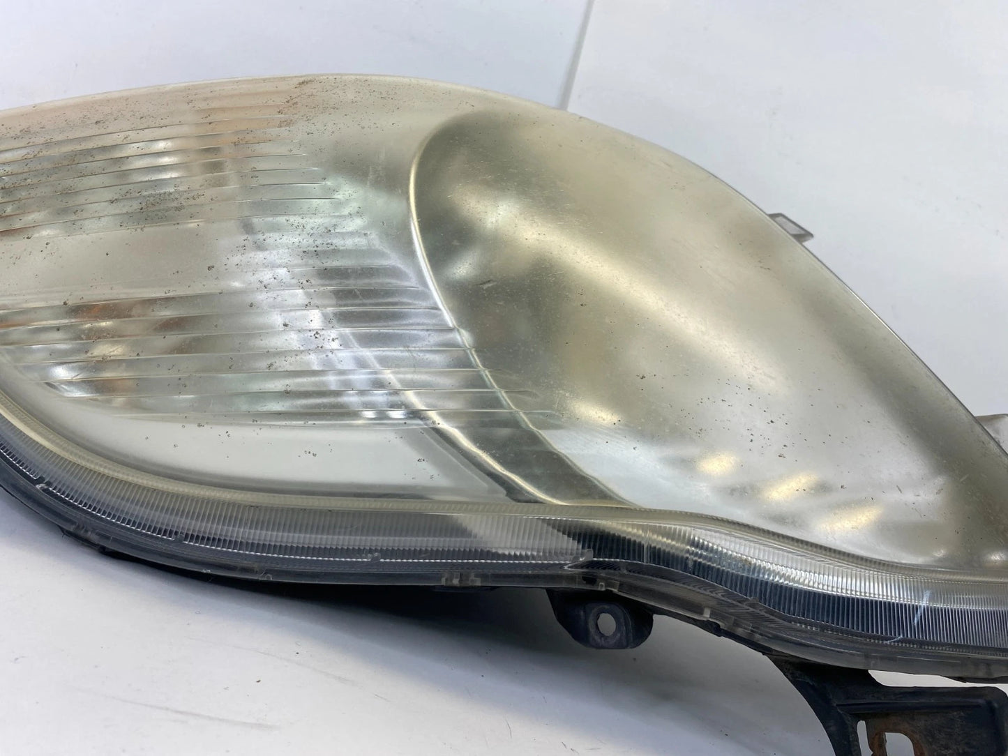 2009-2011 TOYOTA YARIS HATCHBACK FRONT LEFT DRIVER SIDE HEADLIGHT HEAD LAMP OEM