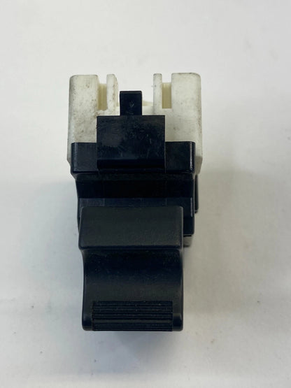 93-08 TOYOTA COROLLA 96-05 RAV4 REAR RIGHT SIDE WINDOW BUTTON SWITCH 2579V11 OEM