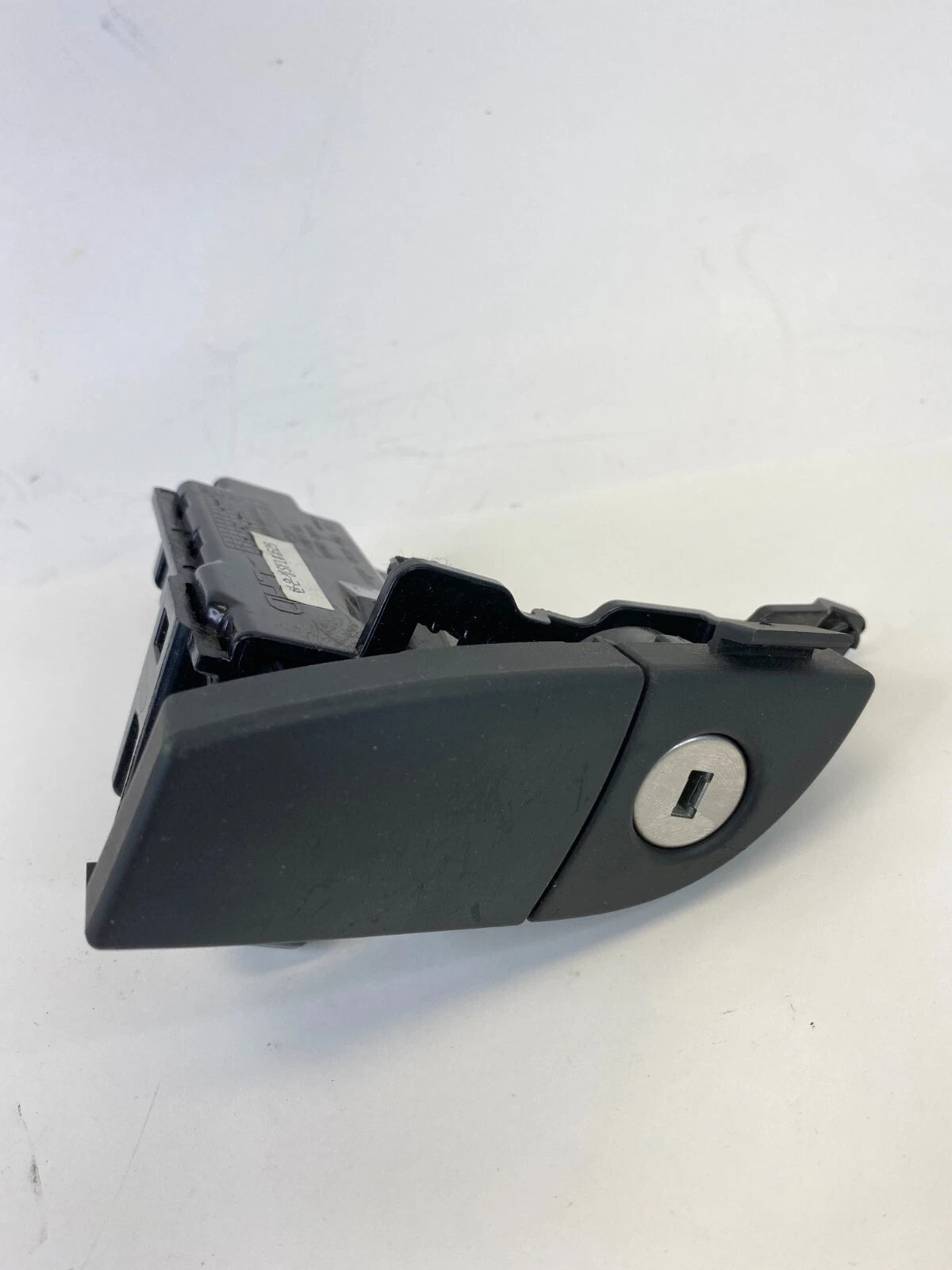 13-16 HYUNDAI SANTA FE GLOVE BOX COMPARTMENT LATCH LOCK HANDLE 84542-2W000 OEM