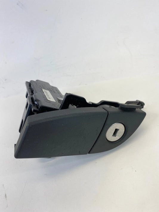 13-16 HYUNDAI SANTA FE GLOVE BOX COMPARTMENT LATCH LOCK HANDLE 84542-2W000 OEM