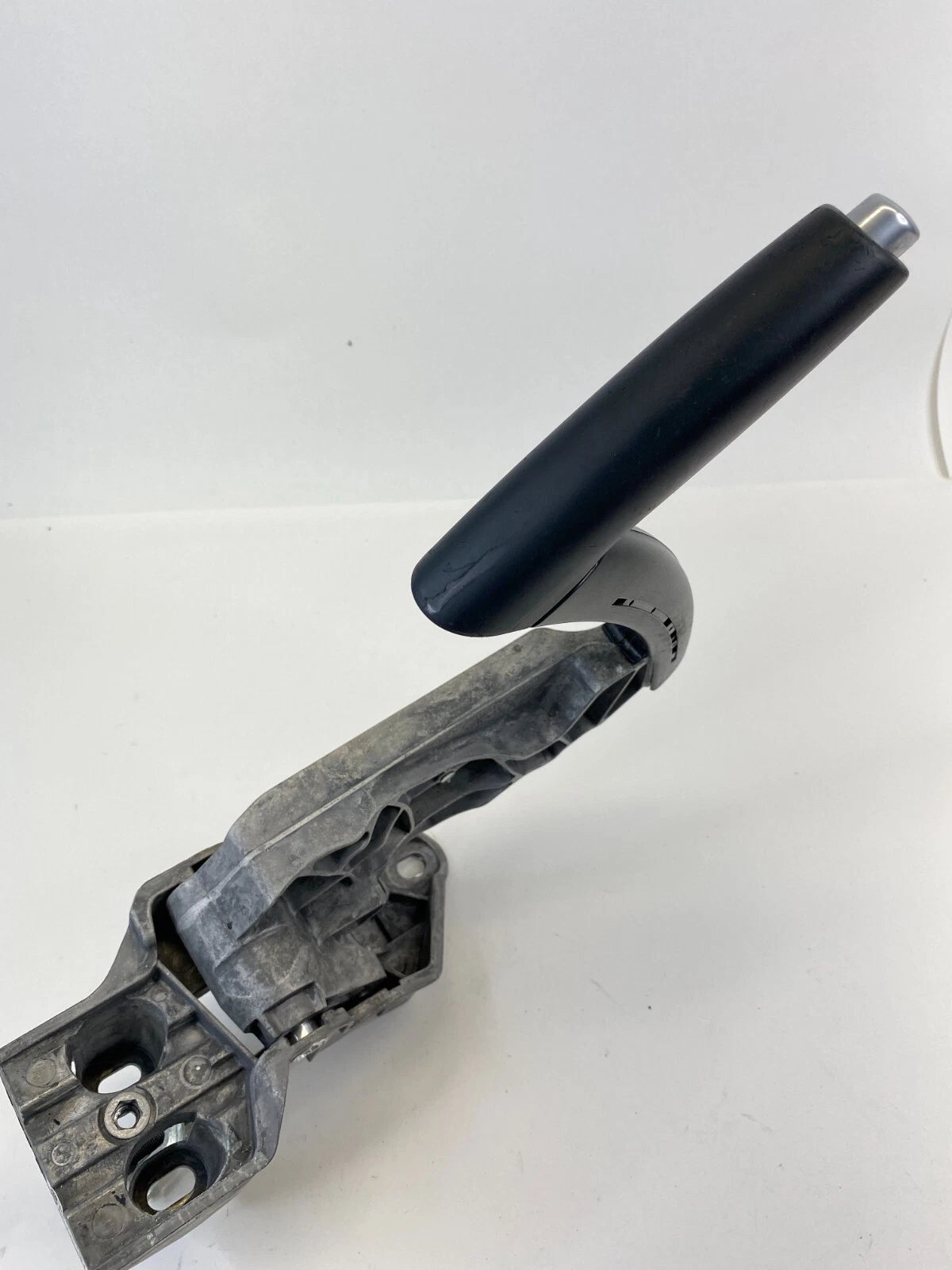 2006-2013 AUDI A3 QUATTRO EMERGENCY PARKING BRAKE CONTROL LEVER 8P0-711-303-C