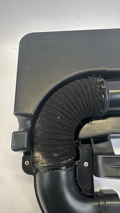12-17 HYUNDAI ACCENT 4DR 5DR 1.6L AIR INTAKE CLEANER RESONATOR HOSE 28190-1R000