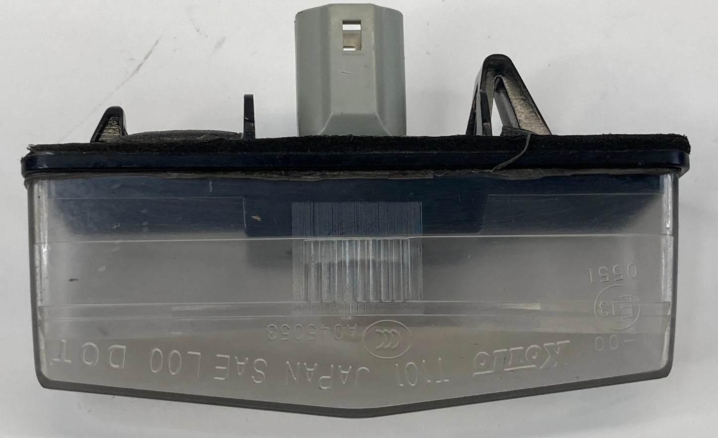 2004-2015 TOYOTA PRIUS REAR BACK TRUNK LICENSE PLATE LIGHT LAMP A045053 OEM