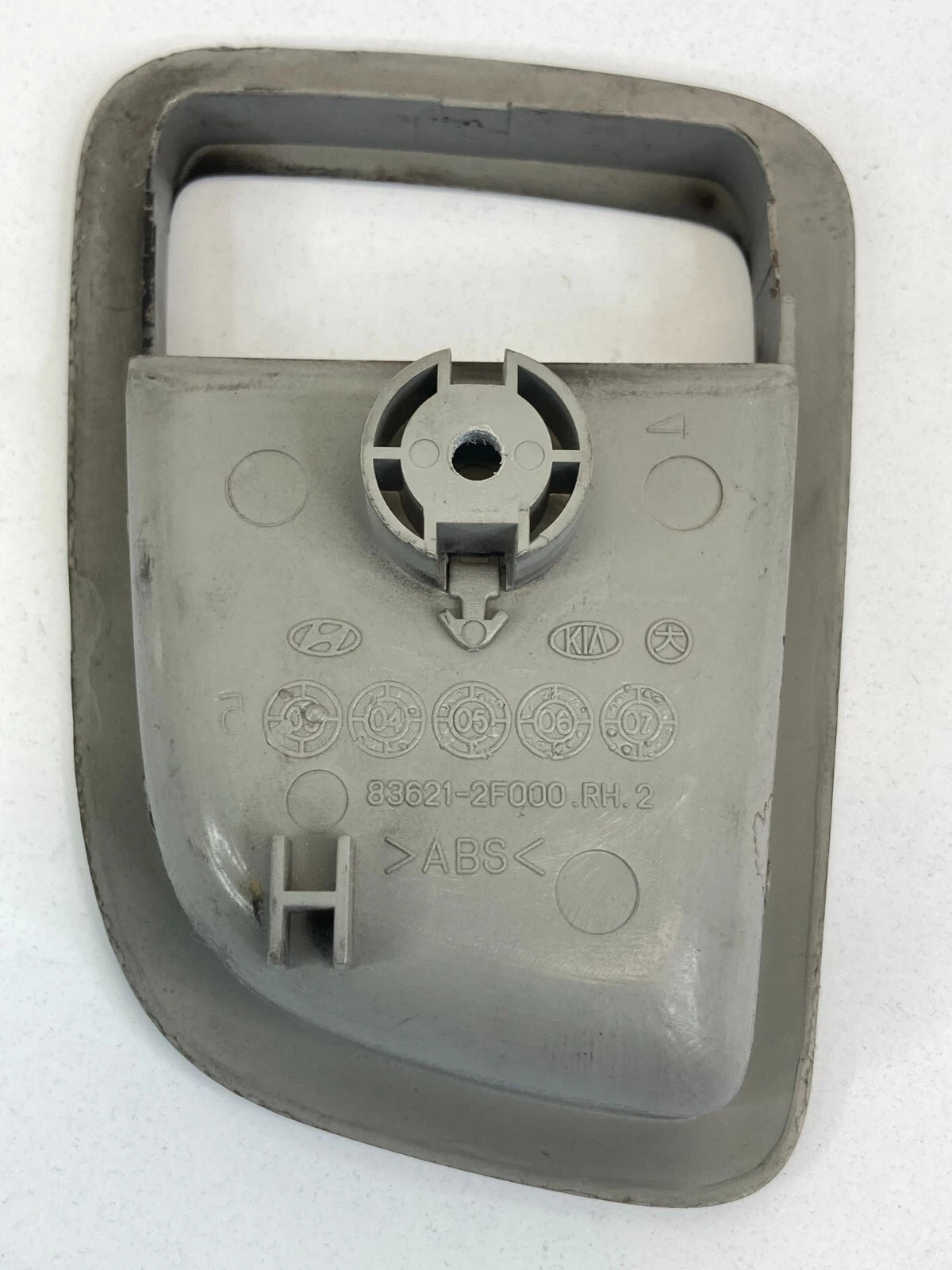 2004-2009 KIA SPECTRA EX SEDAN REAR RIGHT SIDE DOOR HANDLE BEZEL TRIM 836212F000