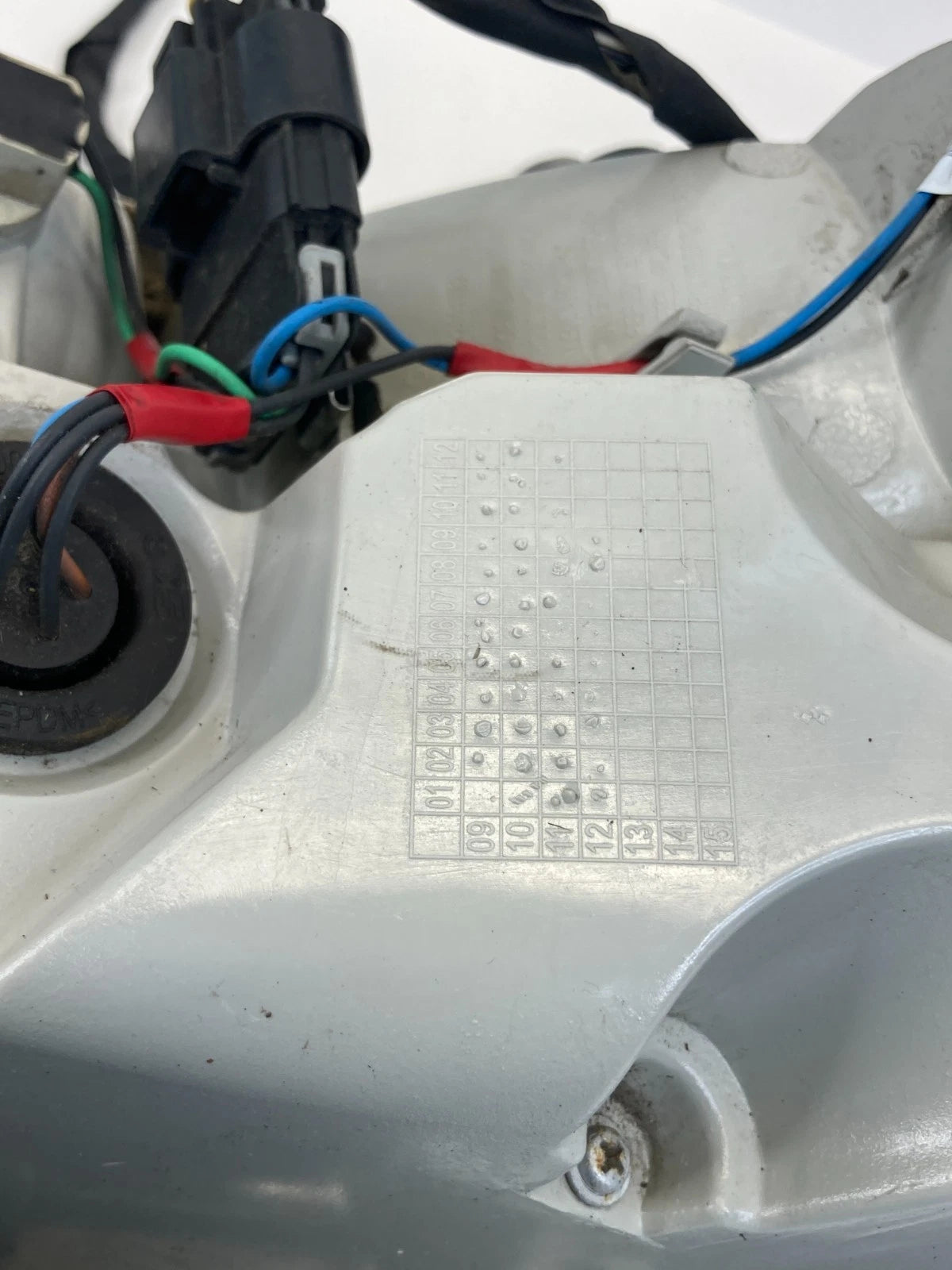 2010-2013 BUICK LACROSSE REAR RIGHT PASSENGER SIDE TAIL LIGHT TAILLIGHT OEM