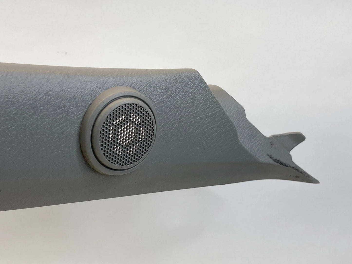 2002-2004 Nissan Xterra Front Right Side Windshield Pillar Cowl Trim Plate OEM