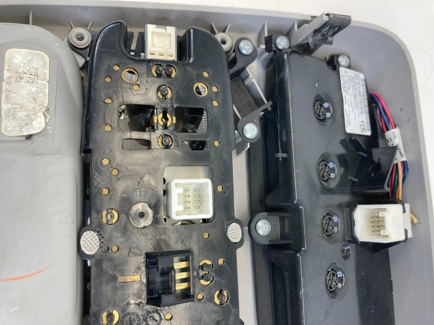 2007-2010 TOYOTA SIENNA OVERHEAD CONSOLE DOME LIGHTS POWER SLIDING DOORS SWITCH