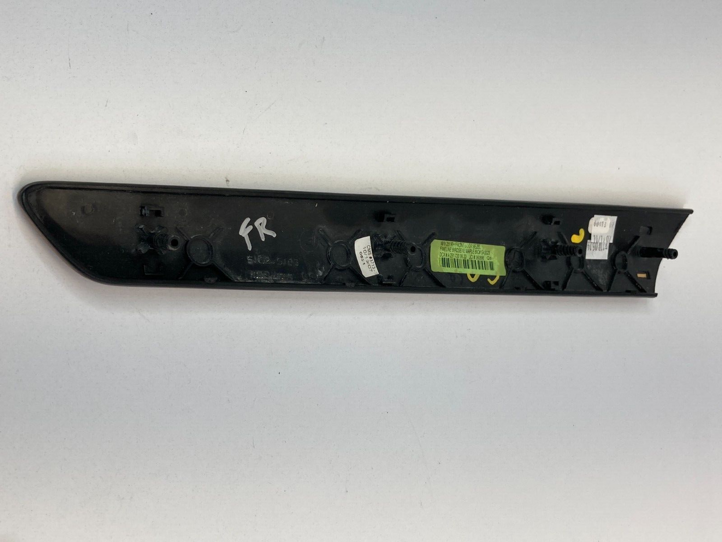 06-10 Mercedes-Benz R350 Front Right Inner Door Trim Molding Bezel A2517200622