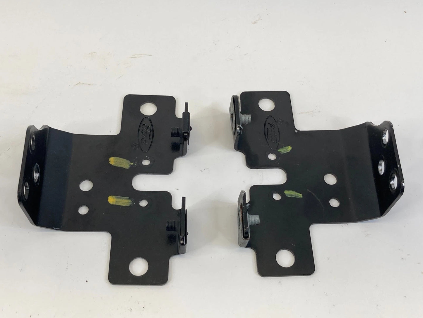 13-15 Ford Explorer Police Interceptor Utility Tail Light Bracket Support Set