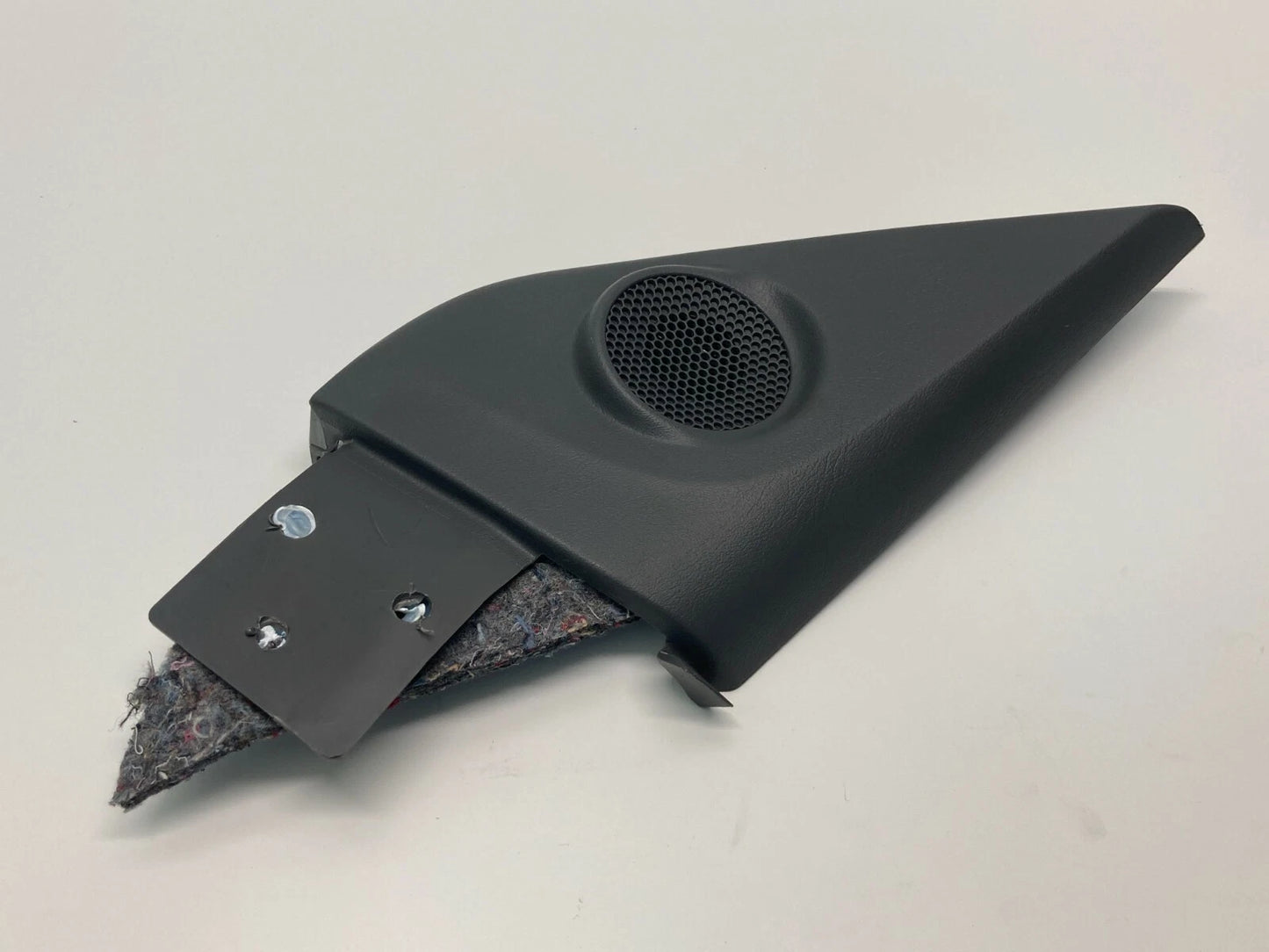 02-07 BUICK RENDEZVOUS FRONT RIGHT DOOR TWEETER SPEAKER W/ CORNER COVER 10431299
