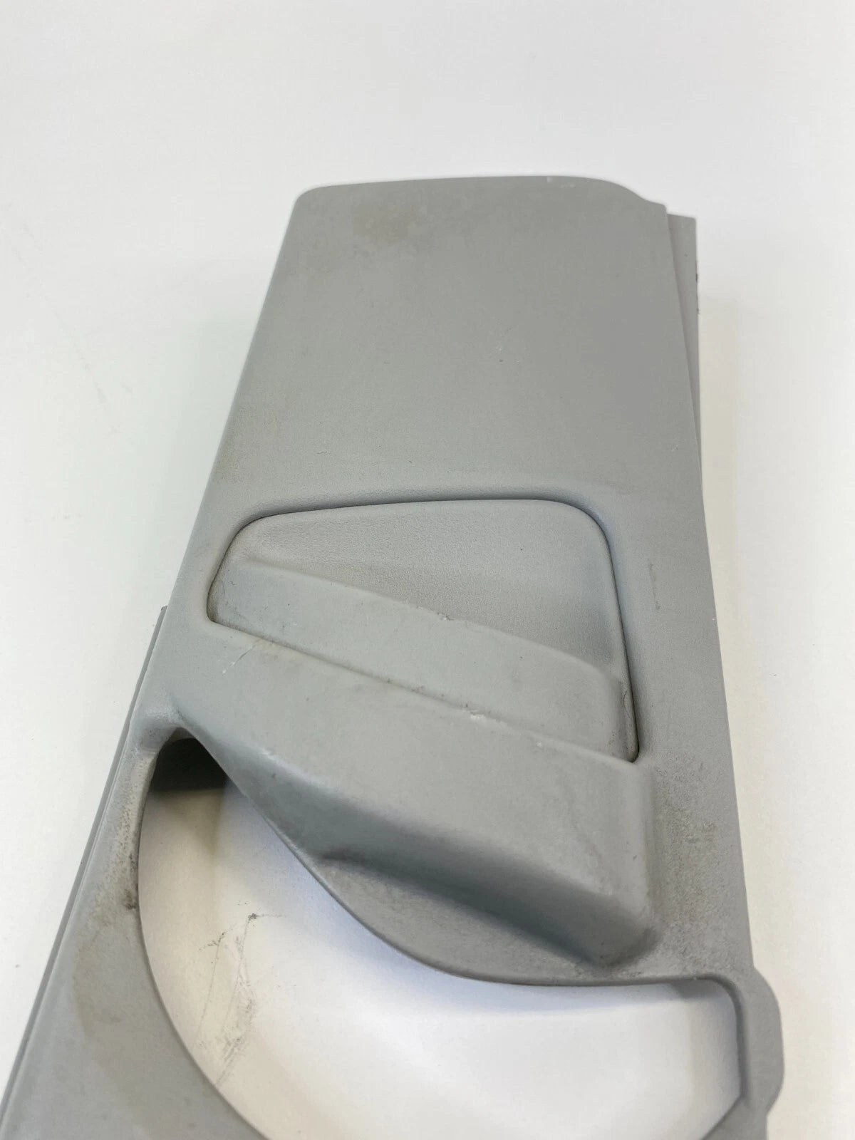 09-13 TOYOTA COROLLA FRONT RIGHT SEAT ANCHOR COVER PLATE PILLAR TRIM 73023-33020