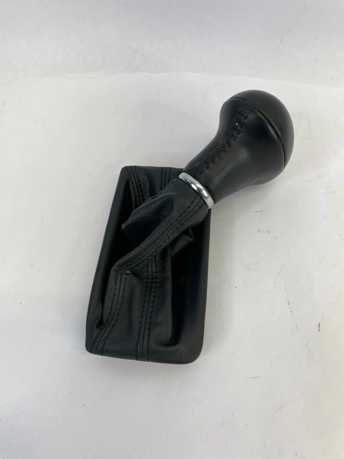 2014 2015 KIA SORENTO 3.3L AT SHIFT KNOB HANDLE AND GAITER BLACK LEATHER OEM