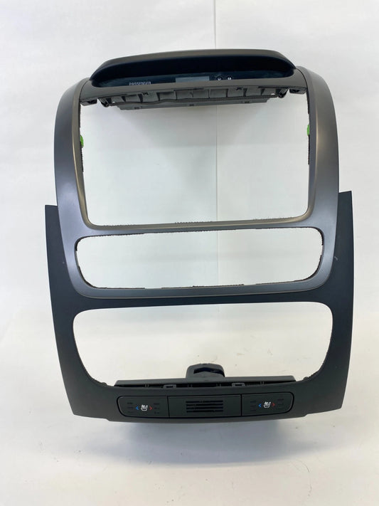 20014 2015 KIA SORENTO CENTER DASH RADIO & CLIMATE CONTROL TRIM BEZEL W/ CLOCK