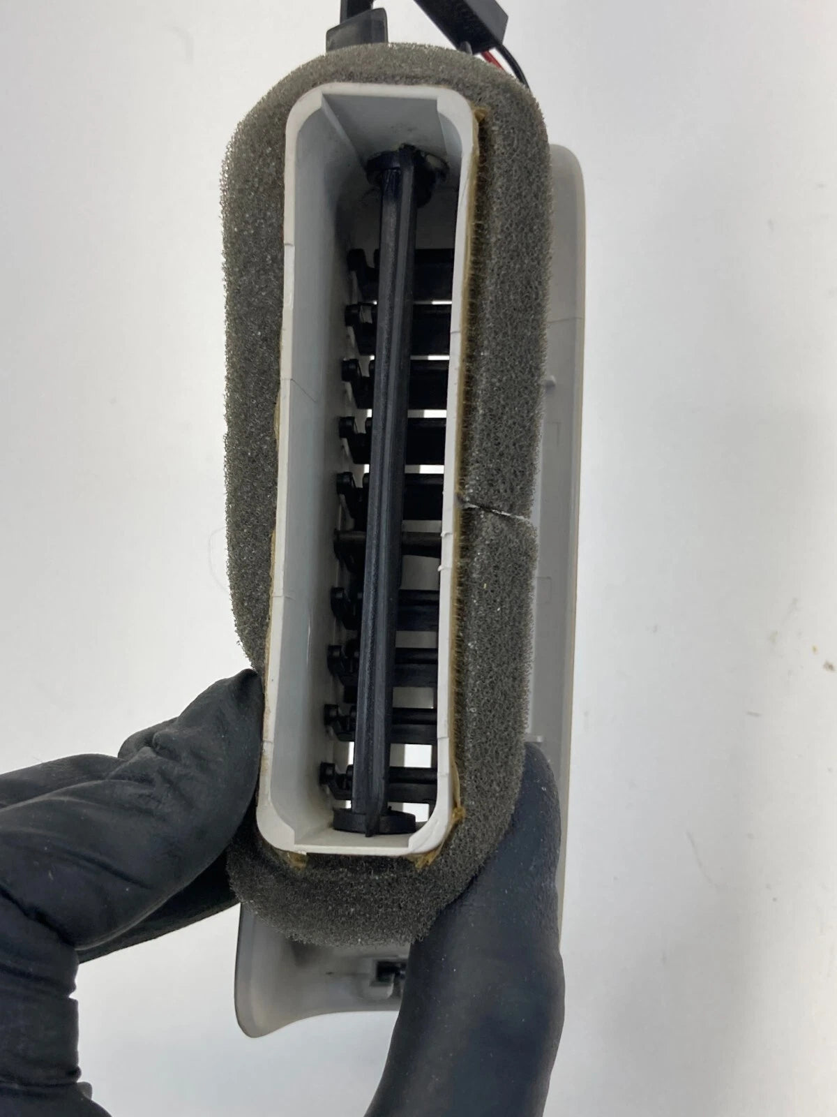2005-2011 AUDI A6 QUATTRO RIGHT B-PILLAR AC AIR VENT HEATER GRILLE UNIT GRAY OEM