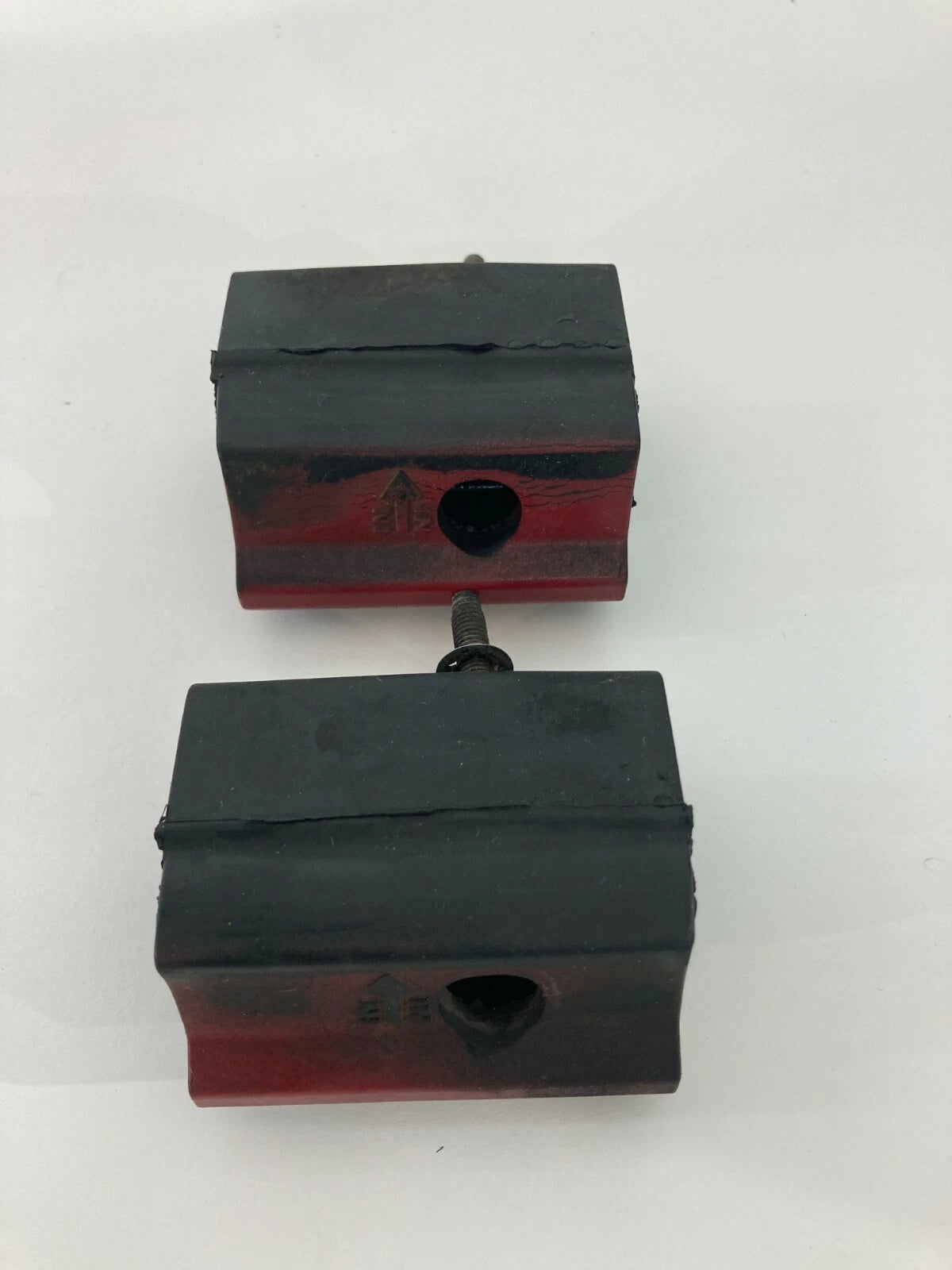 2009 VW VOLKSWAGEN ROUTAN REAR TRUNK TAILGATE CUSHION RUBBER PAIR SET OEM