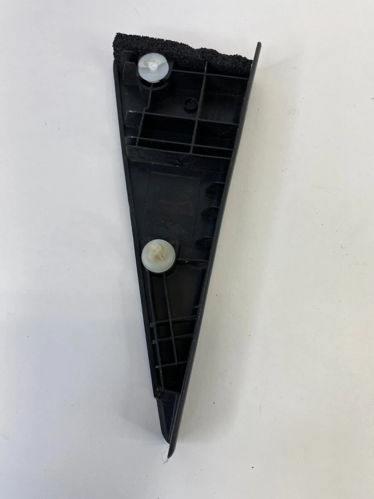 08 09 10 SATURN VUE REAR RIGHT SIDE INTERIOR DOOR CORNER COVER TRIM 96630815 OEM