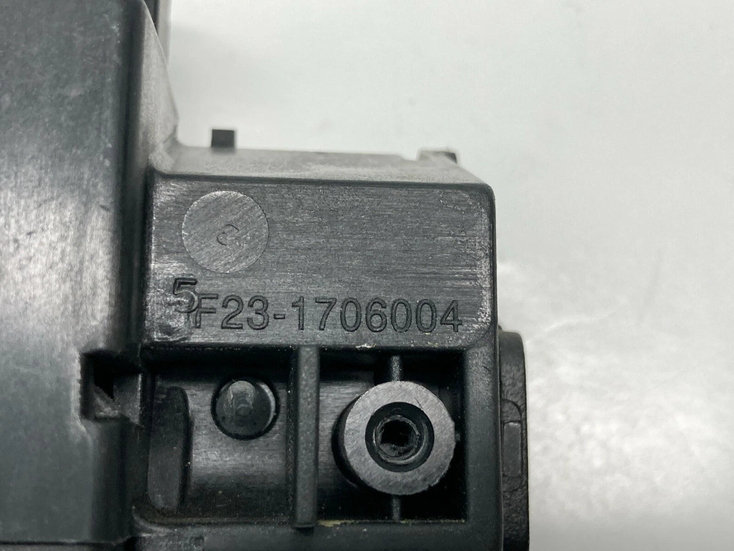 2006-2009 MERCURY MILAN GLOVE BOX COMPARTMENT LOCK LATCH HANDLE 7E53-5406004-AA