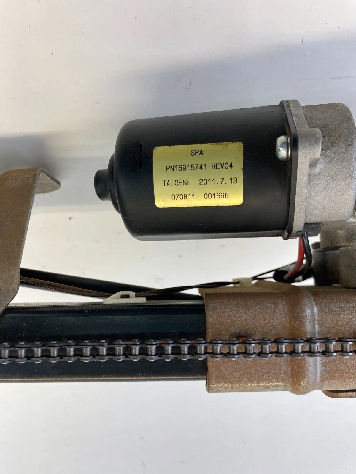 08-14 CHRYSLER TOWN & COUNTRY POWER LIFT GATE LIFTGATE PULL DOWN MOTOR 4894596AA