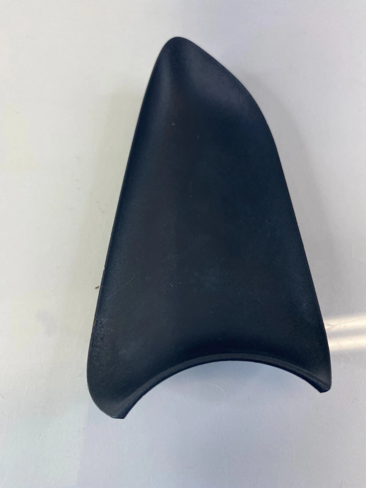 09 10 PONTIAC VIBE 09-13 MATRIX FRONT RIGHT INNER DOOR HANDLE BEZEL CAP COVER