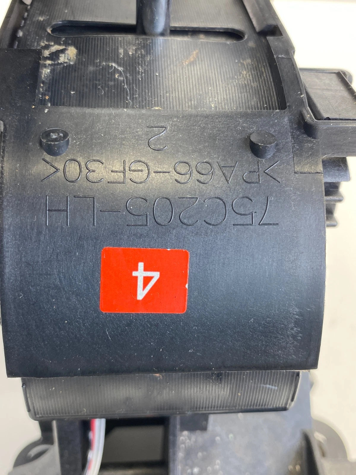 2006-2012 TOYOTA RAV4 AUTOMATIC FLOOR GEAR SHIFTER LEVER HANDLE ASSEMBLY OEM