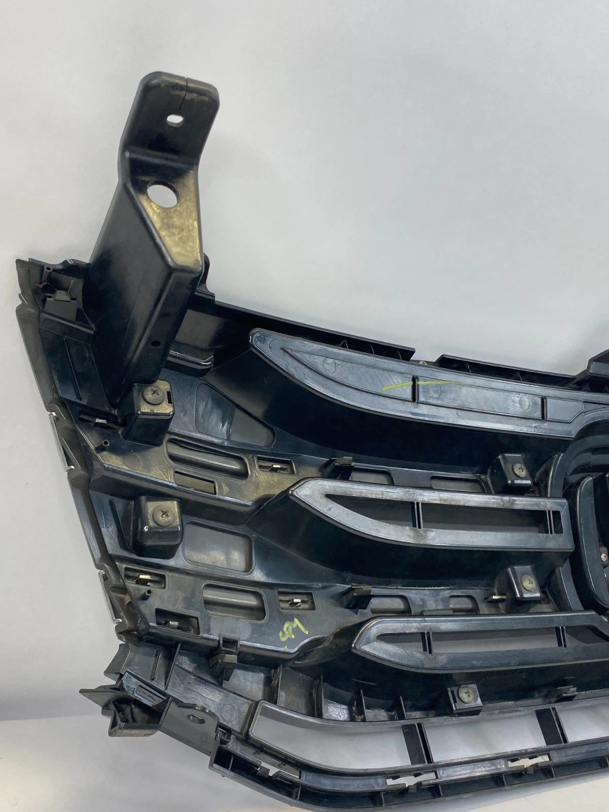2011-2013 HONDA ODYSSEY FRONT BUMPER UPPER GRILL GRILLE ASSEMBLY & EMBLEM OEM