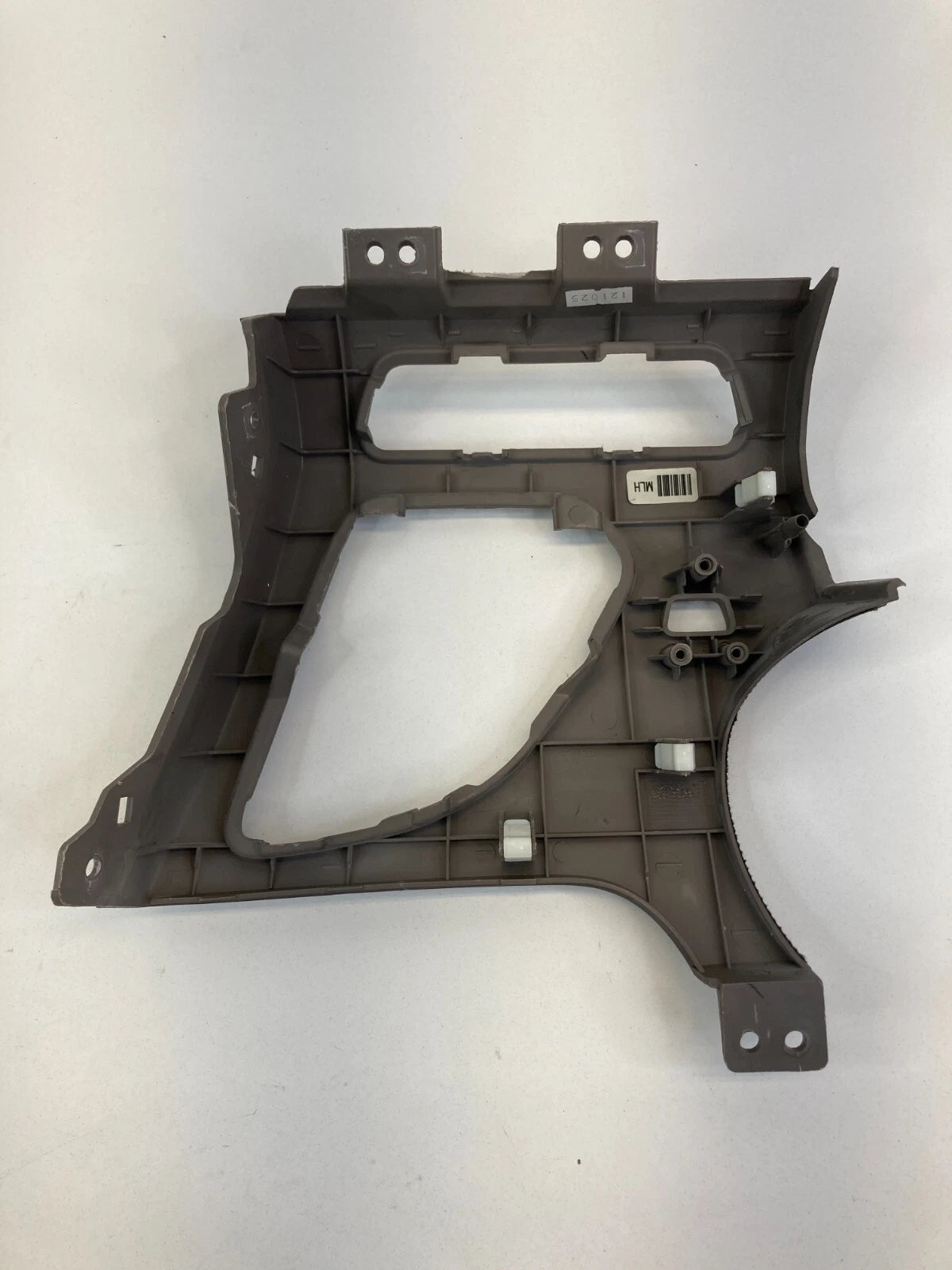 2010-2015 HYUNDAI TUCSON DASH LEFT SIDE AIR VENT & SWITCHES COVER TRIM BEZEL