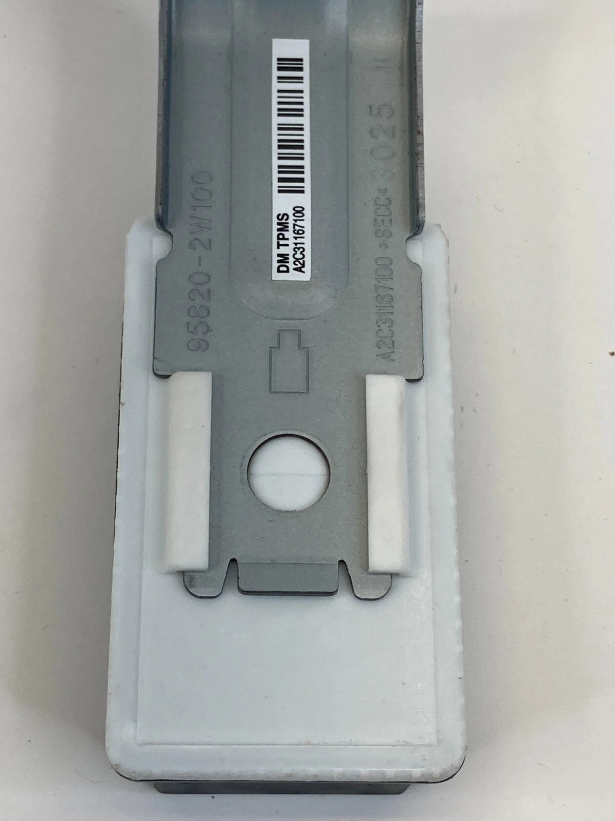 2013-2016 HYUNDAI SANTA FE TIRE PRESSURE MONITORING MODULE TPMS OEM 95800-4Z000