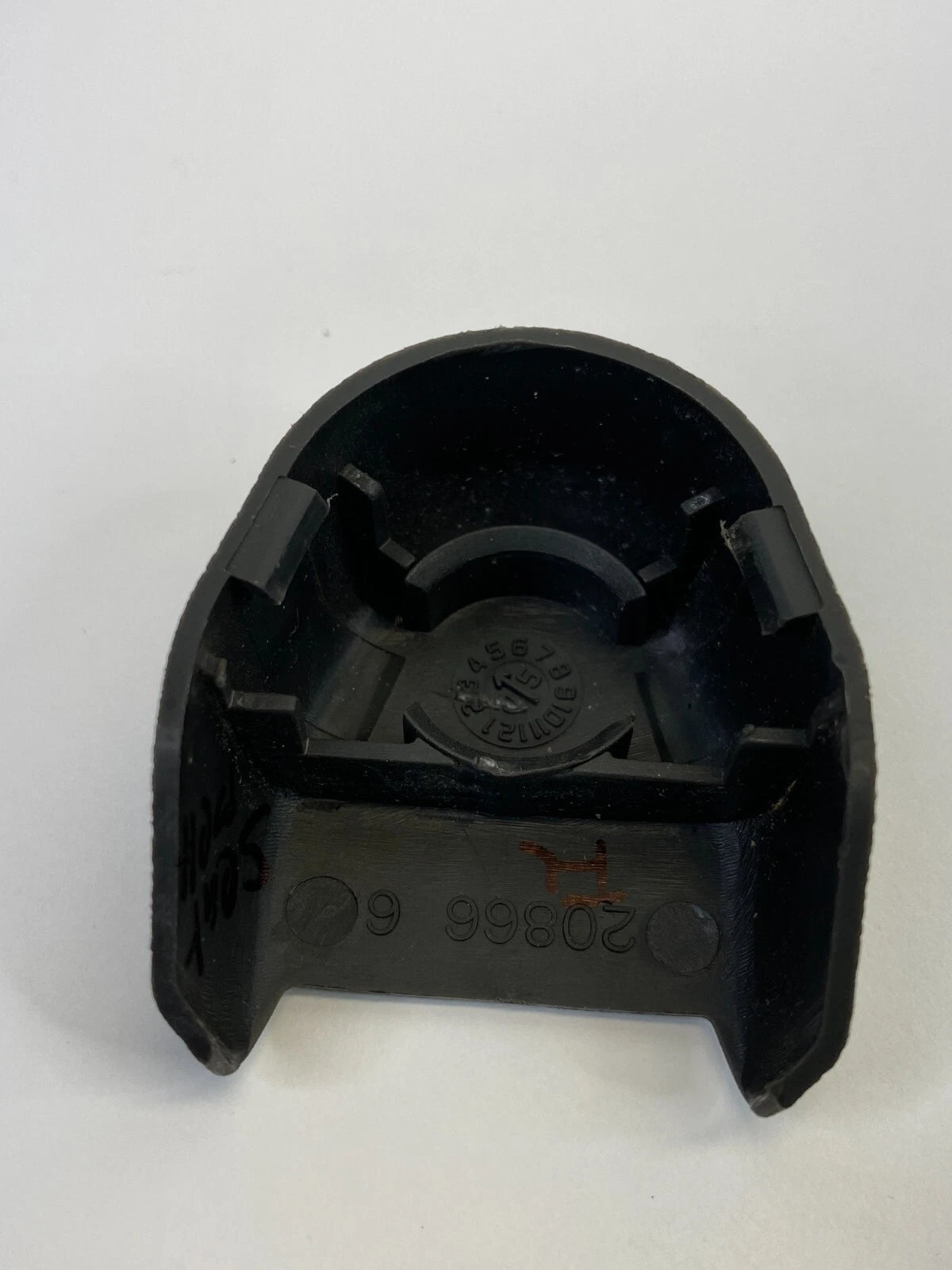 2005-2007 NISSAN XTERRA FRONT LEFT SEAT BELT ANCHOR COVER TRIM CAP PANEL OEM