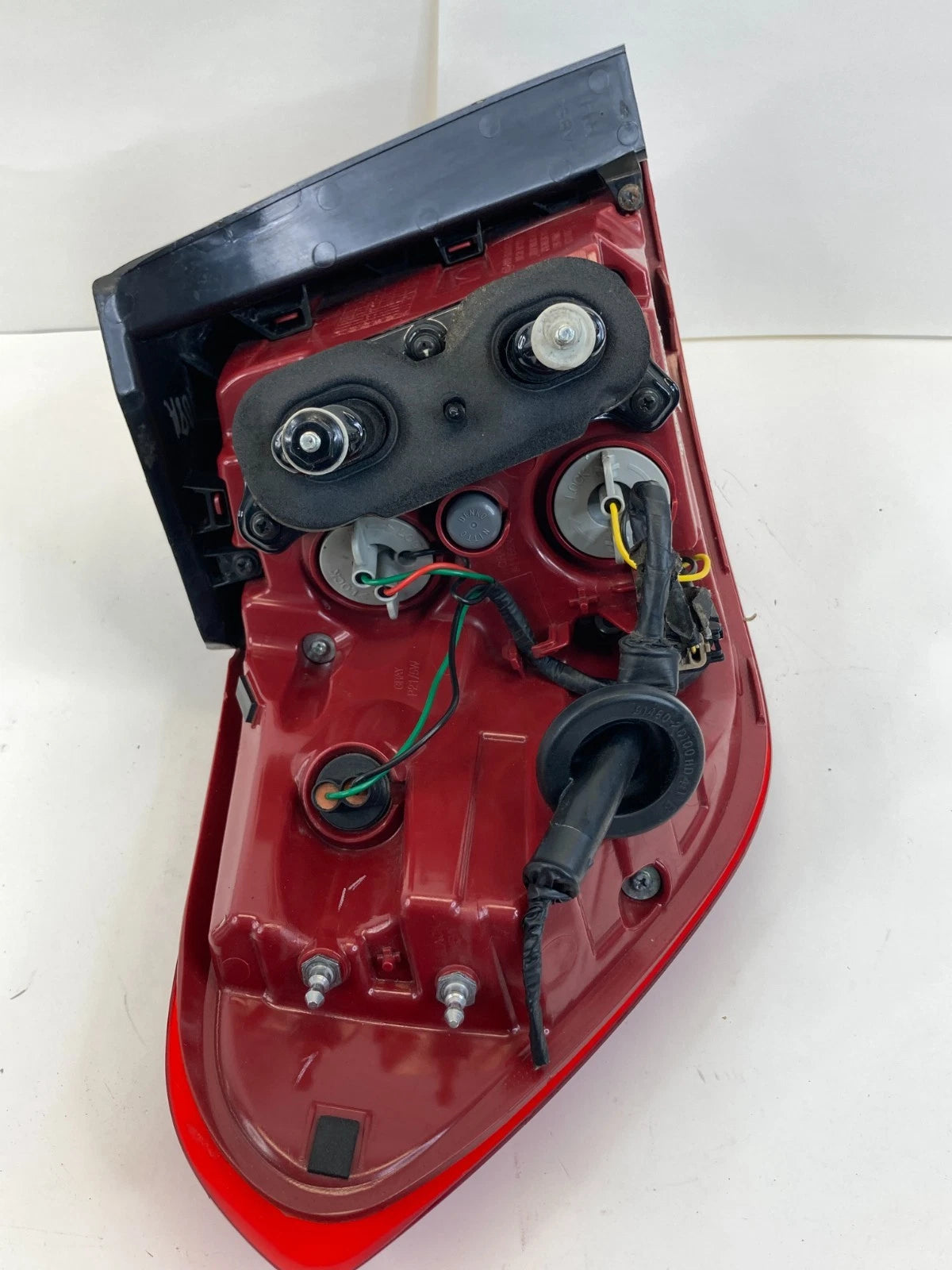 2016-2018 KIA SORENTO REAR RIGHT PASSENGER OUTER TAILLIGHT TAIL LIGHT LAMP OEM