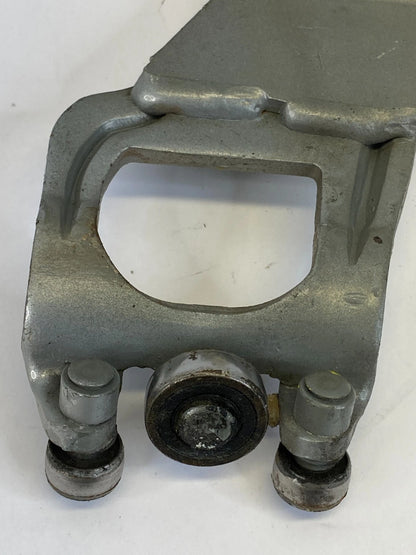 2004-2010 TOYOTA SIENNA REAR RIGHT DOOR MIDDLE SLIDING HINGE ROLLER RAIL UNIT