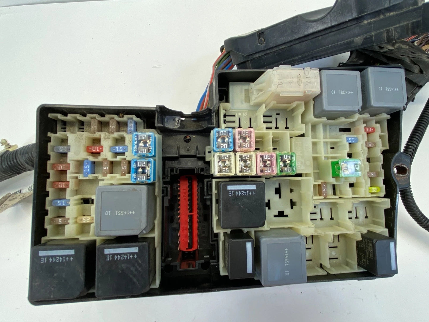 2013-2016 FORD ESCAPE 1.6L ENGINE FUSE BOX BATTERY JUNCTION BOX OEM AV6T14A067AD
