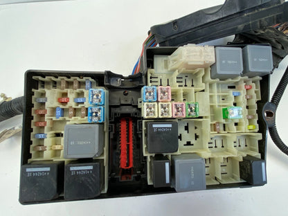 2013-2016 FORD ESCAPE 1.6L ENGINE FUSE BOX BATTERY JUNCTION BOX OEM AV6T14A067AD