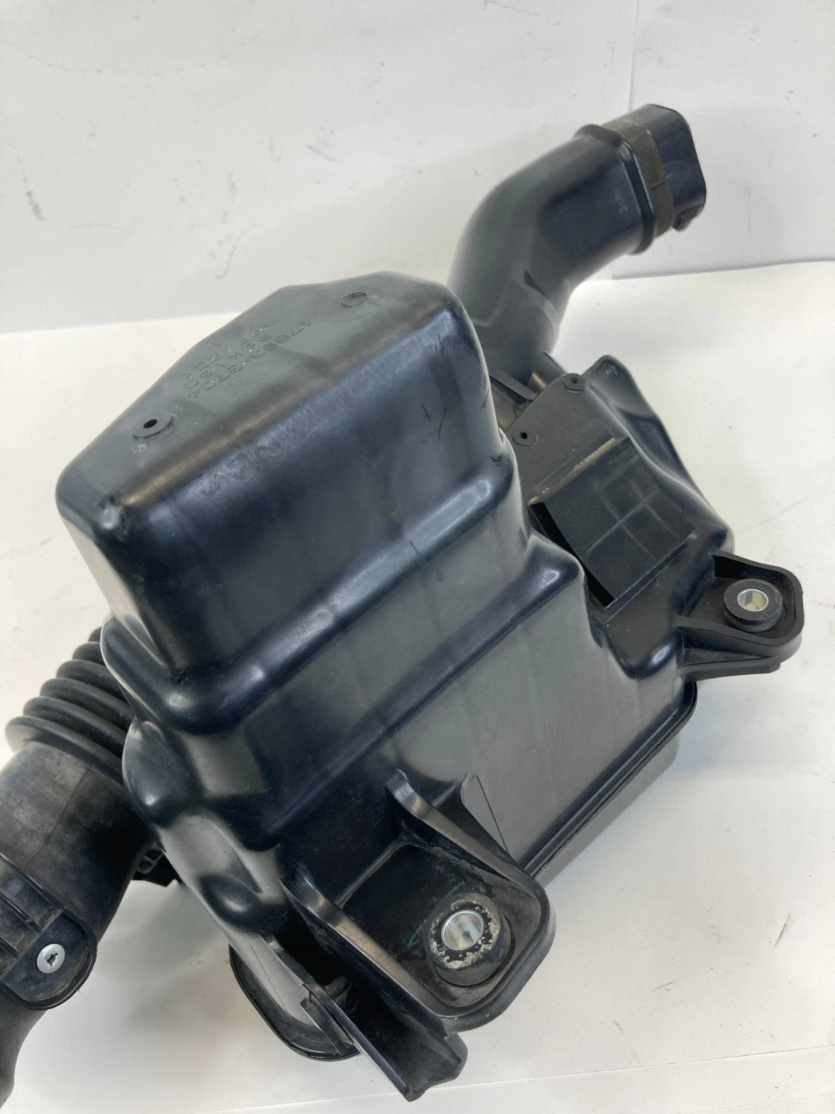 2010-2015 TOYOTA PRIUS AIR CLEANER RESONATOR INTAKE BOX FILTER 17893-37040 OEM