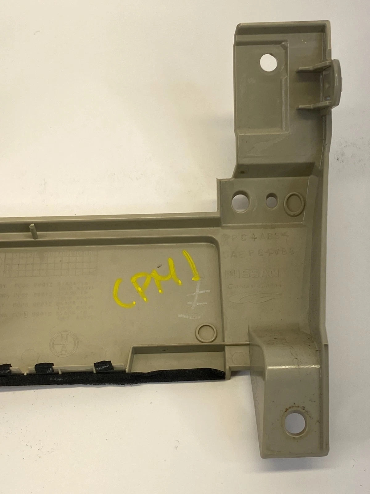 13-17 NISSAN PATHFINDER REAR CONSOLE 120V AC POWER OUTLET BEZEL TRIM OEM FACTORY