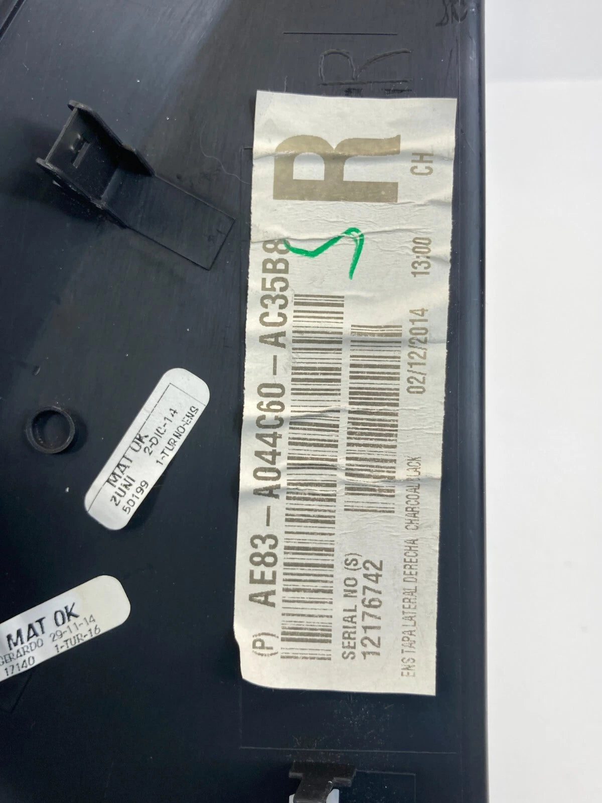 11-19 FORD FIESTA FRONT RIGHT SIDE CAP END PANEL COVER BEZEL AE83-A044C60-AC35B8
