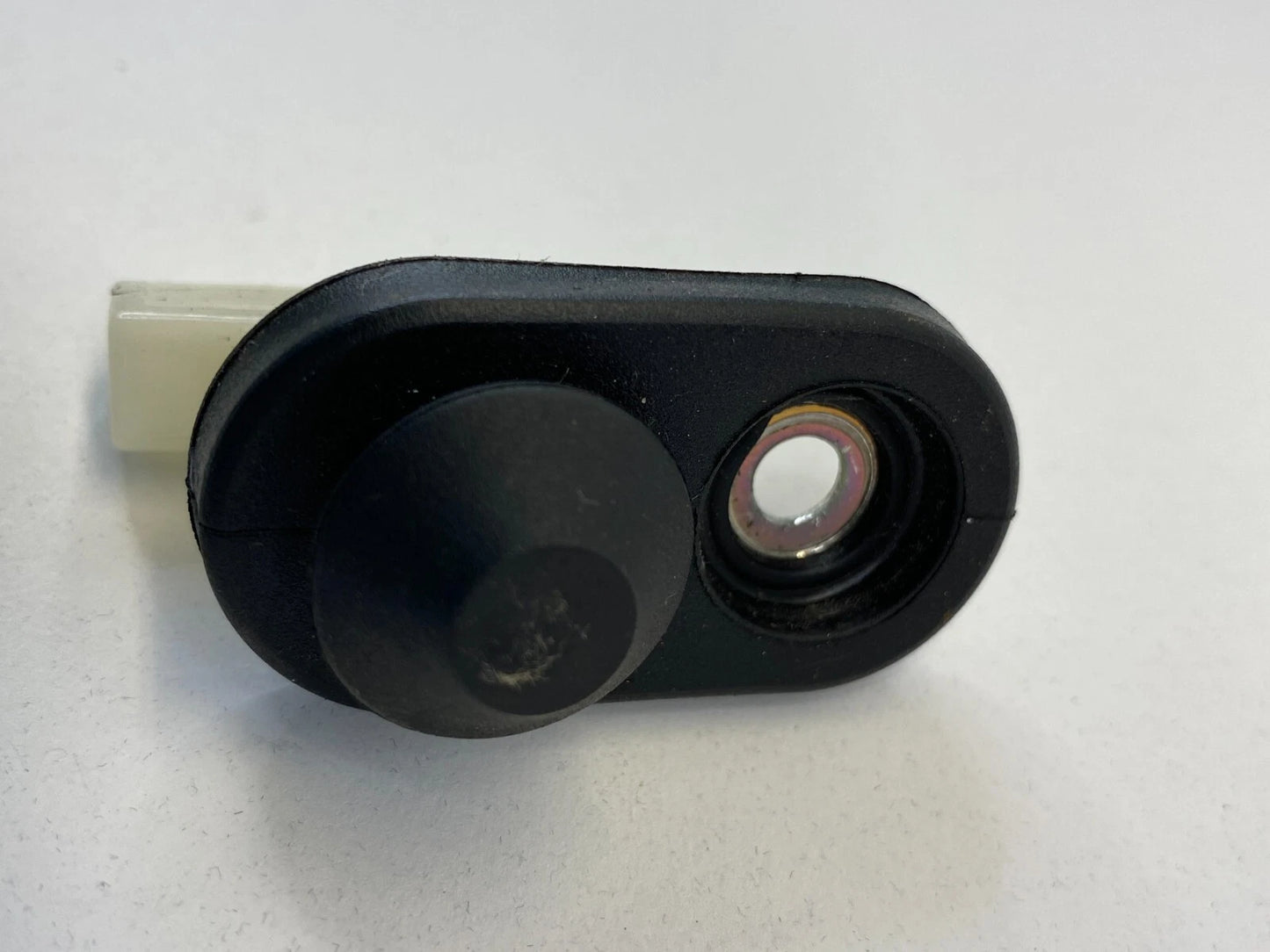 2000-2002 TOYOTA AVALON REAR RIGHT DOOR COURTESY LIGHT AJAR JAMB SENSOR SWITCH