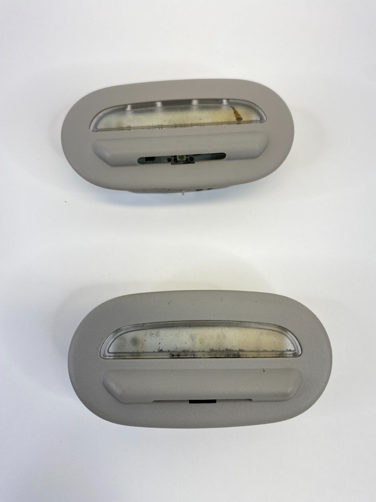 2011-2016 Chrysler Town & Country Front Side Door Courtesy Light Lamp OEM