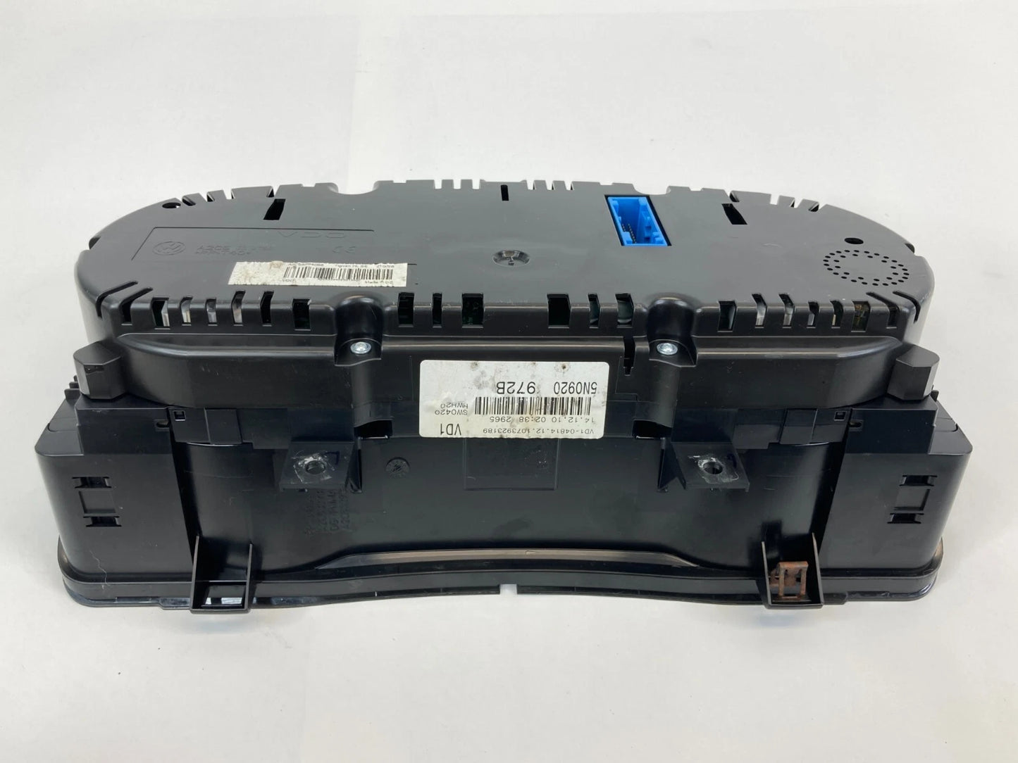 2010-2011 VOLSKWAGEN TIGUAN 2.0L A/T SPEEDOMETER CLUSTER GAUGES 166K MILES OEM