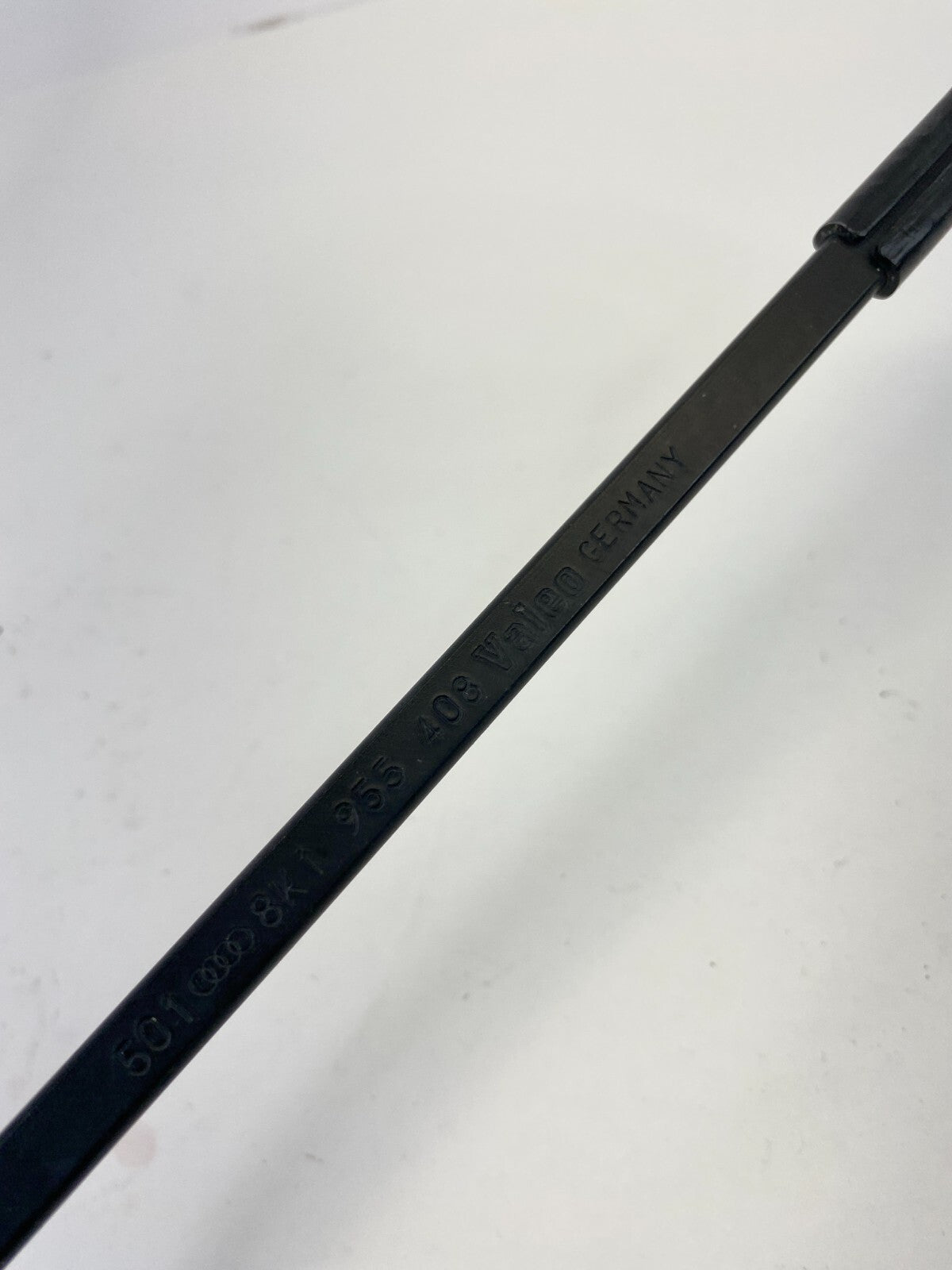 09-16 Audi A6 Quattro Front Right & Light Windshield Wiper Arm Pair 8K1-955-407