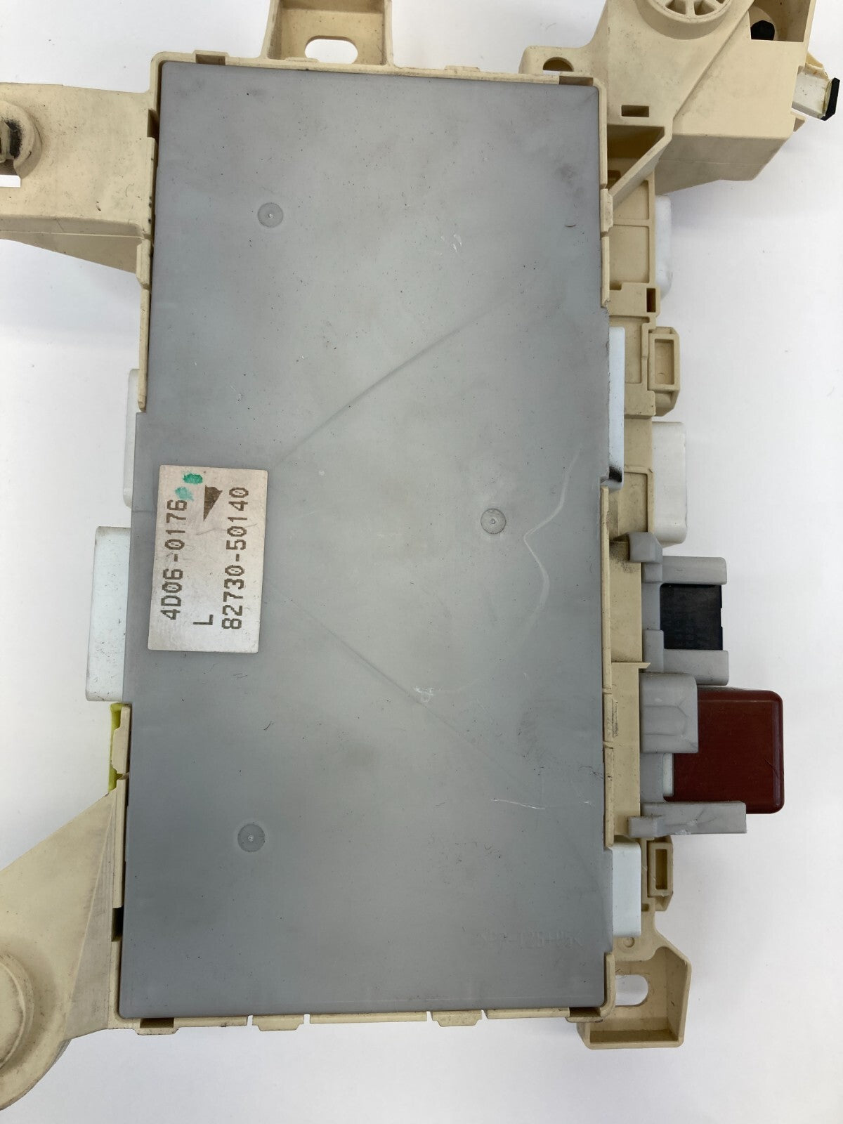 2004-2006 Lexus LS430 4.3L V8 Interior Cabin Right Side Fuse Relay Junction Box