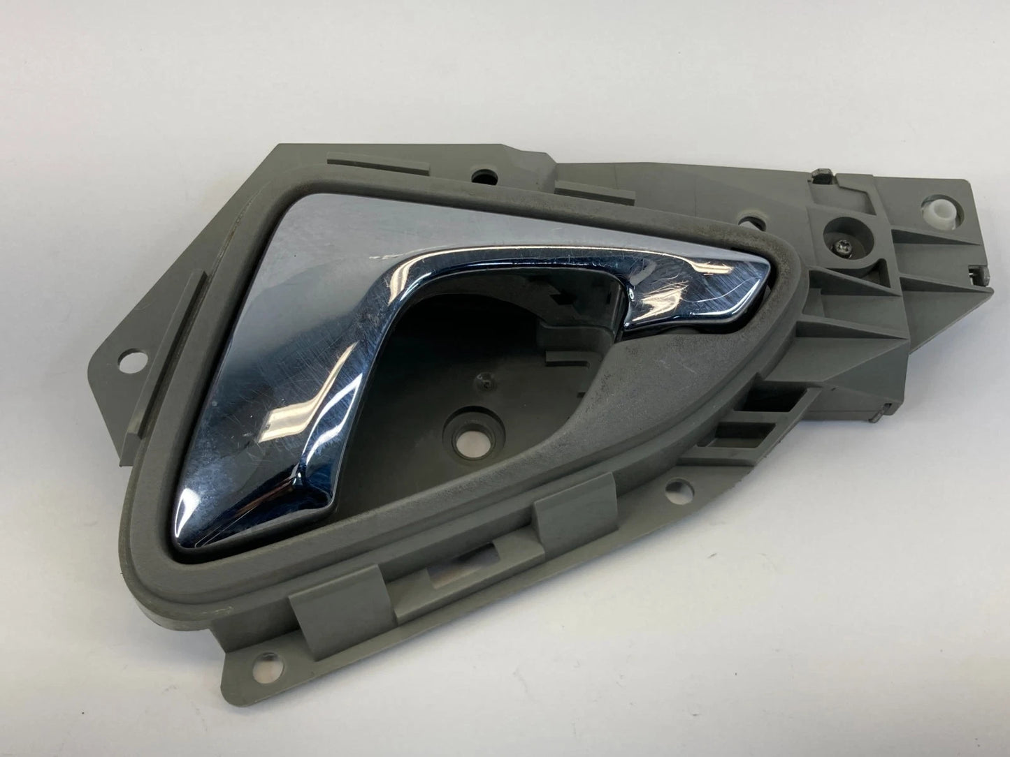 2005-2010 HONDA ODYSSEY FR LEFT DRIVER INTERIOR DOOR HANDLE W BEZEL K6225312 OEM